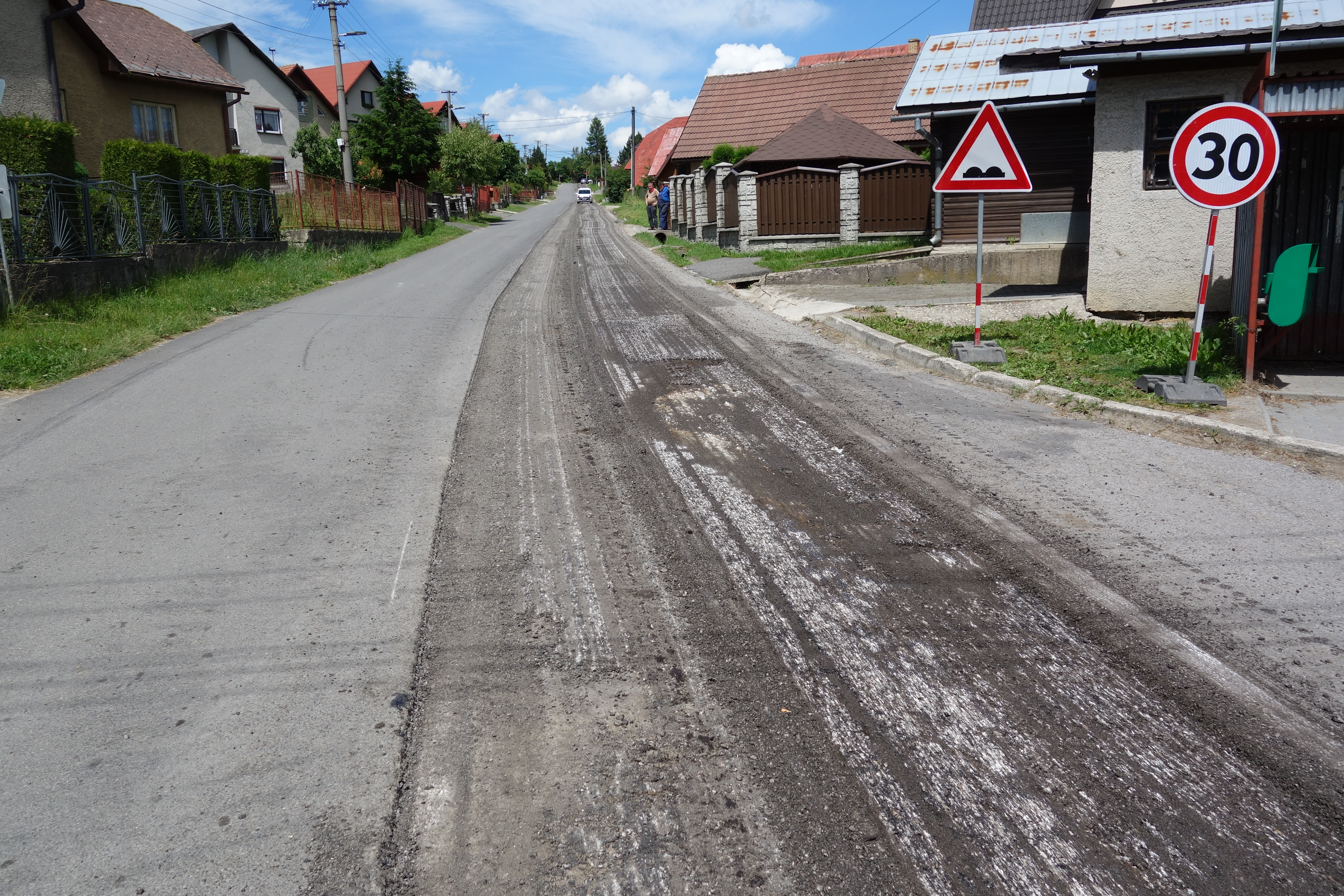 Rekonštrukcia cesty III/2284 Hruštín - Vaňovka - Road and bridge construction