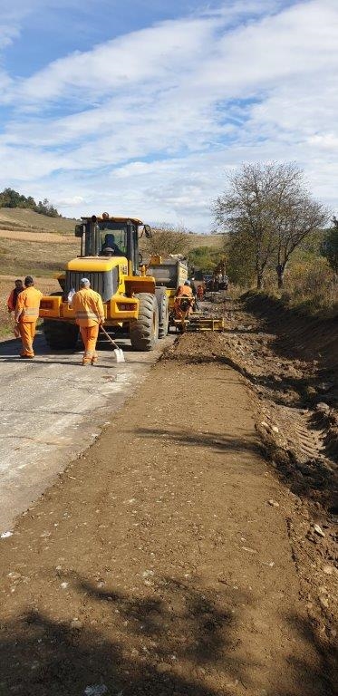 ,, Servicii de proiectare in faza de proiect tehnic (PT) si executia lucrarilor pentru proiectul ,, Reabilitare si modernizare DJ 141 Medias - Mosna - Pelisor - Barghis " - Road and bridge construction