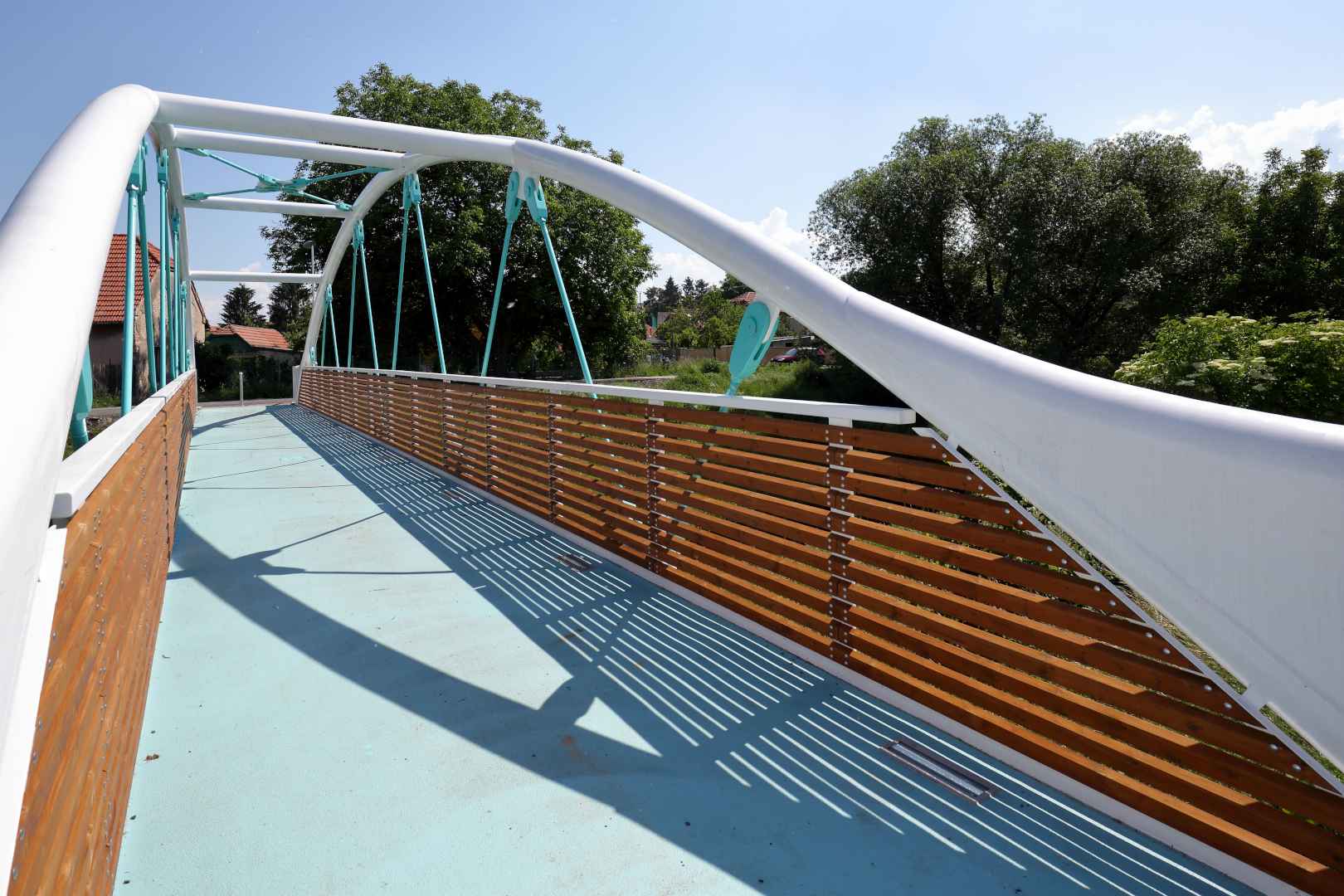 Radim – stavba lávky pro pěší a cyklisty přes řeku Výrovku - Road and bridge construction