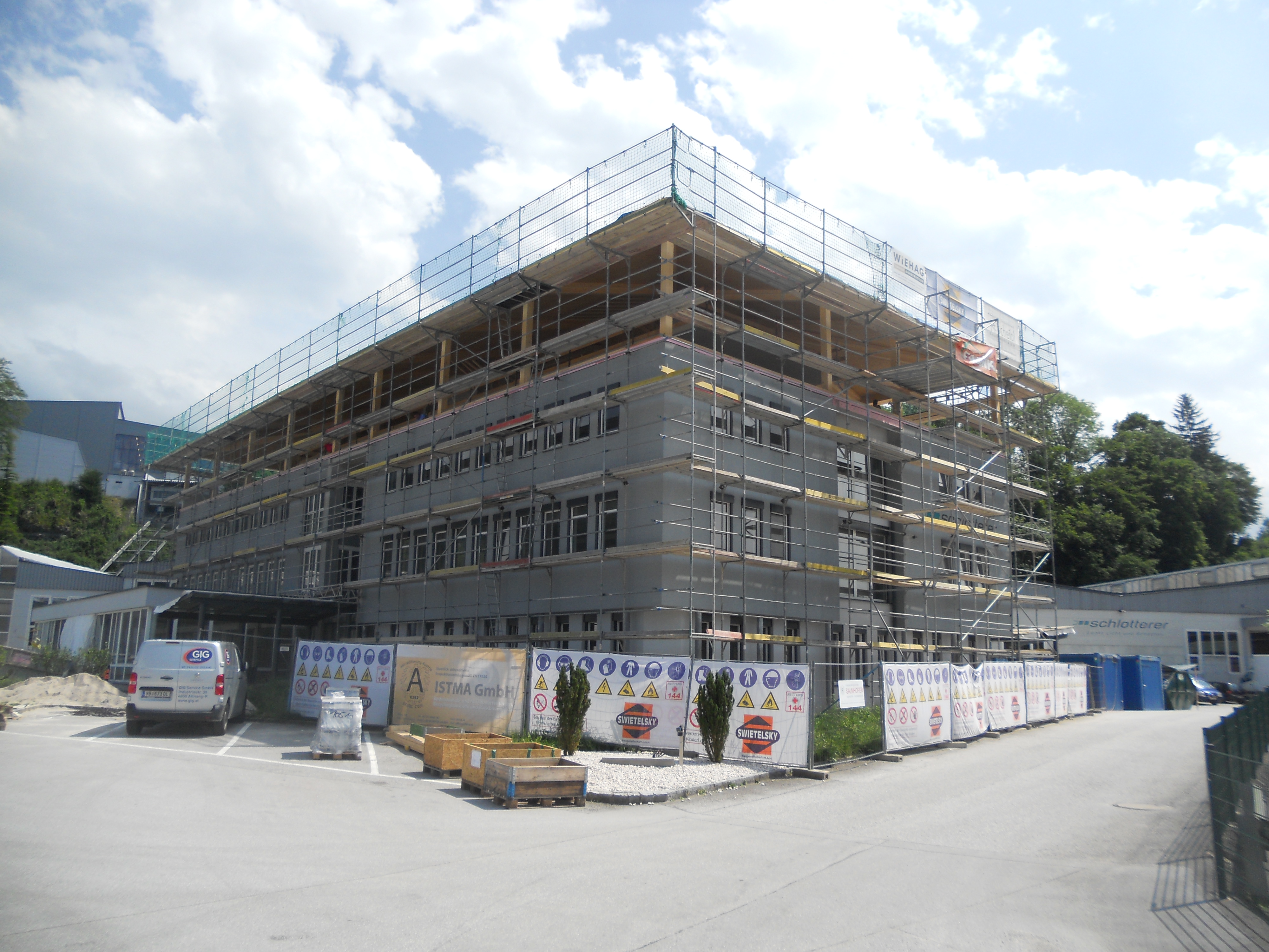 Aufstockung und Umbau Verwaltungsgebäude Schlotterer Sonnenschutz Systeme GmbH, 5421 Adnet - Building construction