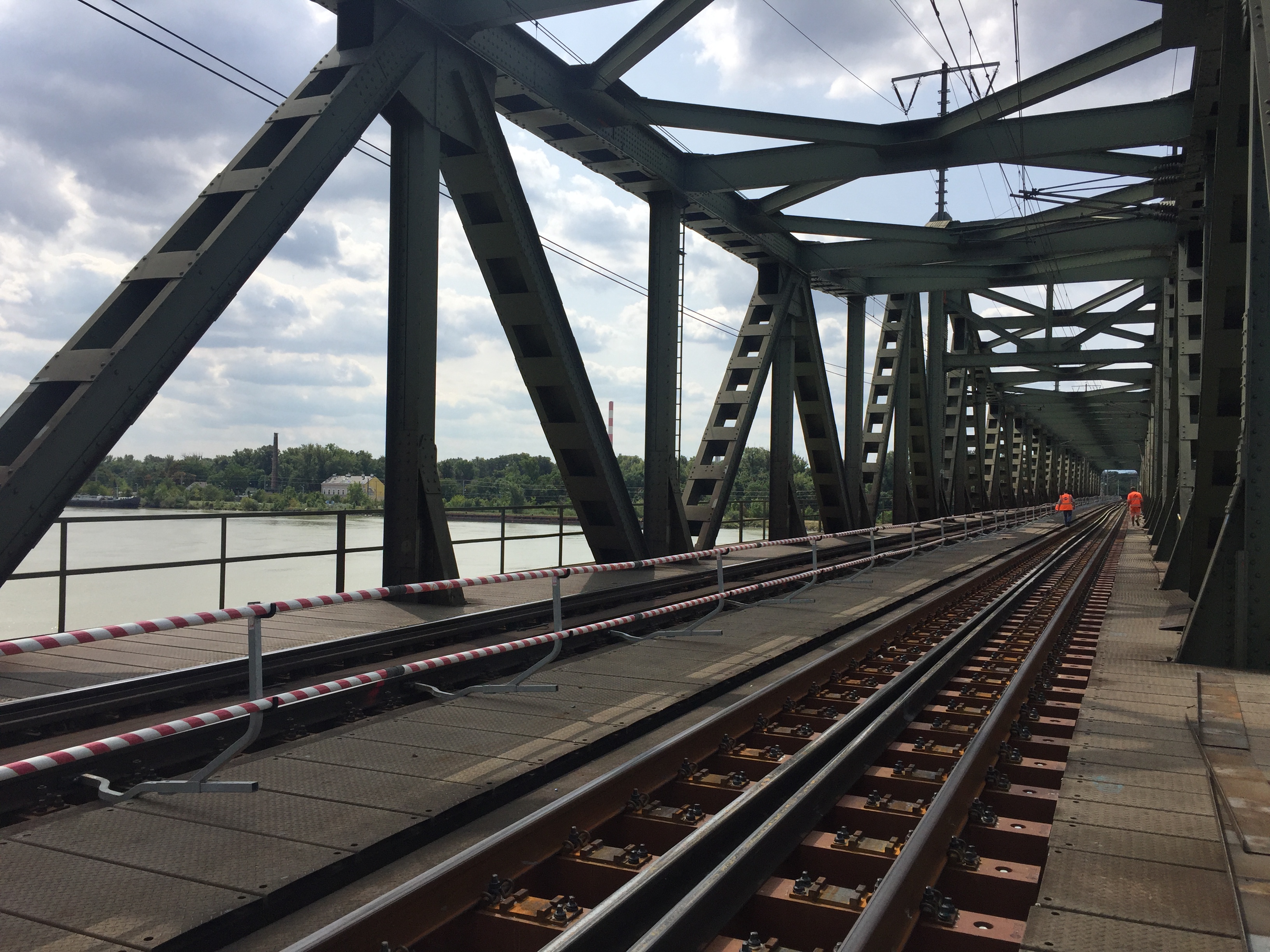 Brückenholztausch FFU Ostbahnbrücken - Railway construction