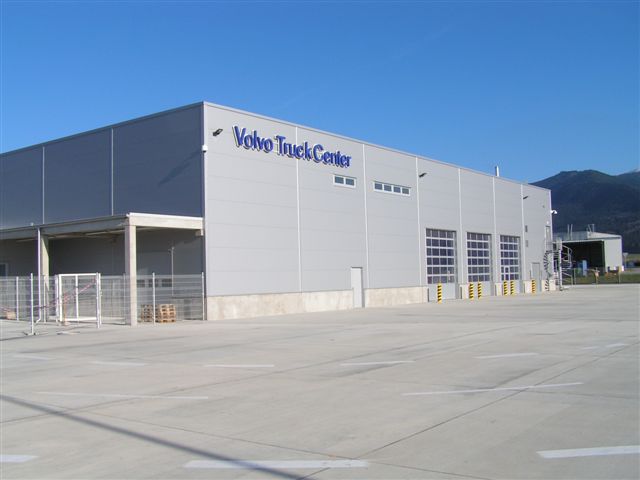 Predajné a servisné centrum VOLVO Truck Strečno / priemyselné a energetické stavby - Building construction