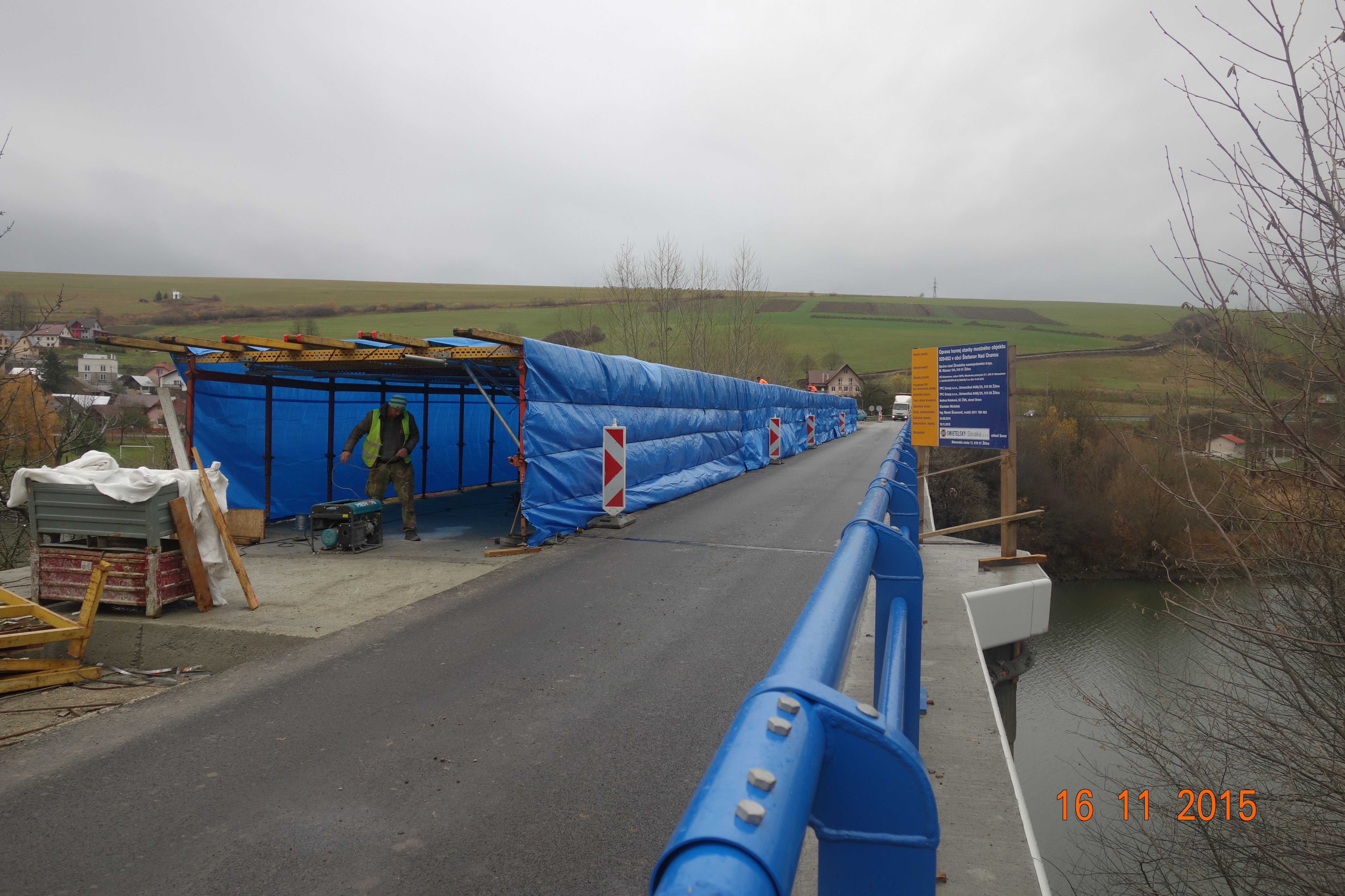 Modernizácia hornej stavby mostného objektu 520-053  podľa projektovej dokumentácie (84,50 m) - Road and bridge construction