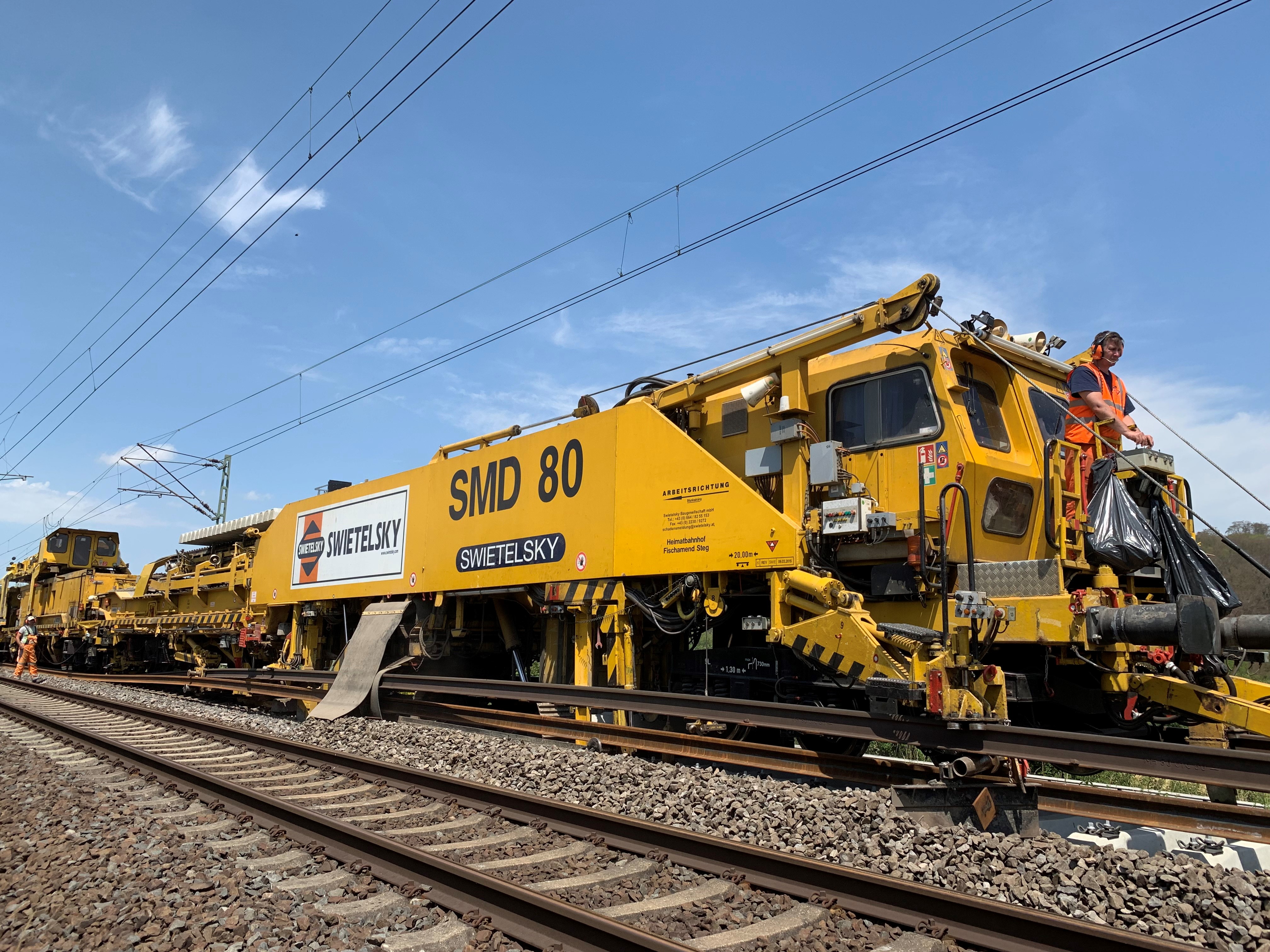 BV Friedberg – Assenheim, Maschinelle Gleiserneuerung und Untergrundsanierung im Fließbandverfahren - Railway construction