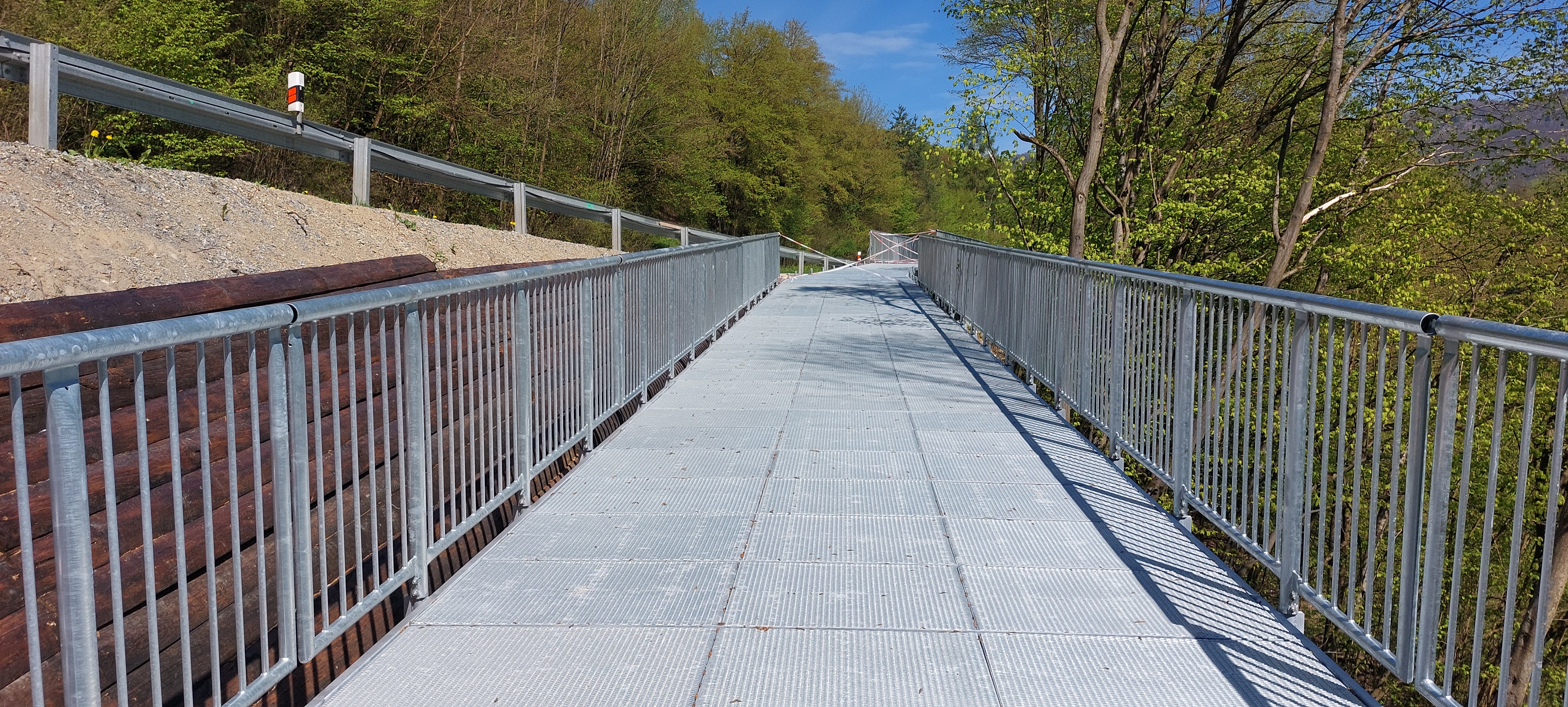 Nový cyklochodník v Margecanoch - Road and bridge construction