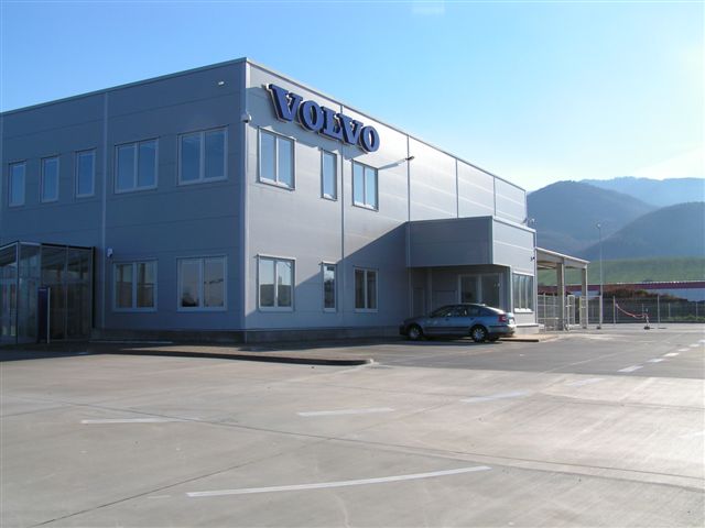 Predajné a servisné centrum VOLVO Truck Strečno / priemyselné a energetické stavby - Building construction