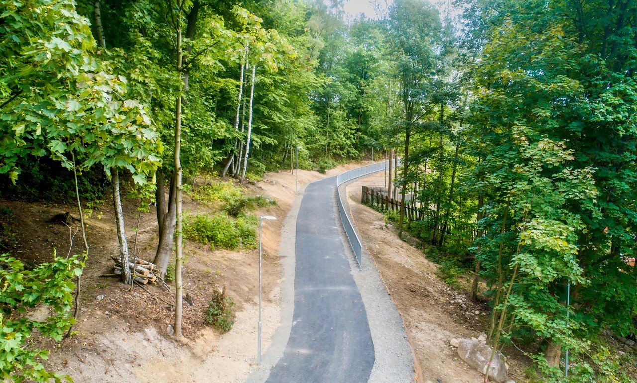 Jablonec nad Nisou – výstavba cyklostezky Odra–Nisa, úsek ul. 5. května – sjezd na silnici I/14 - Road and bridge construction