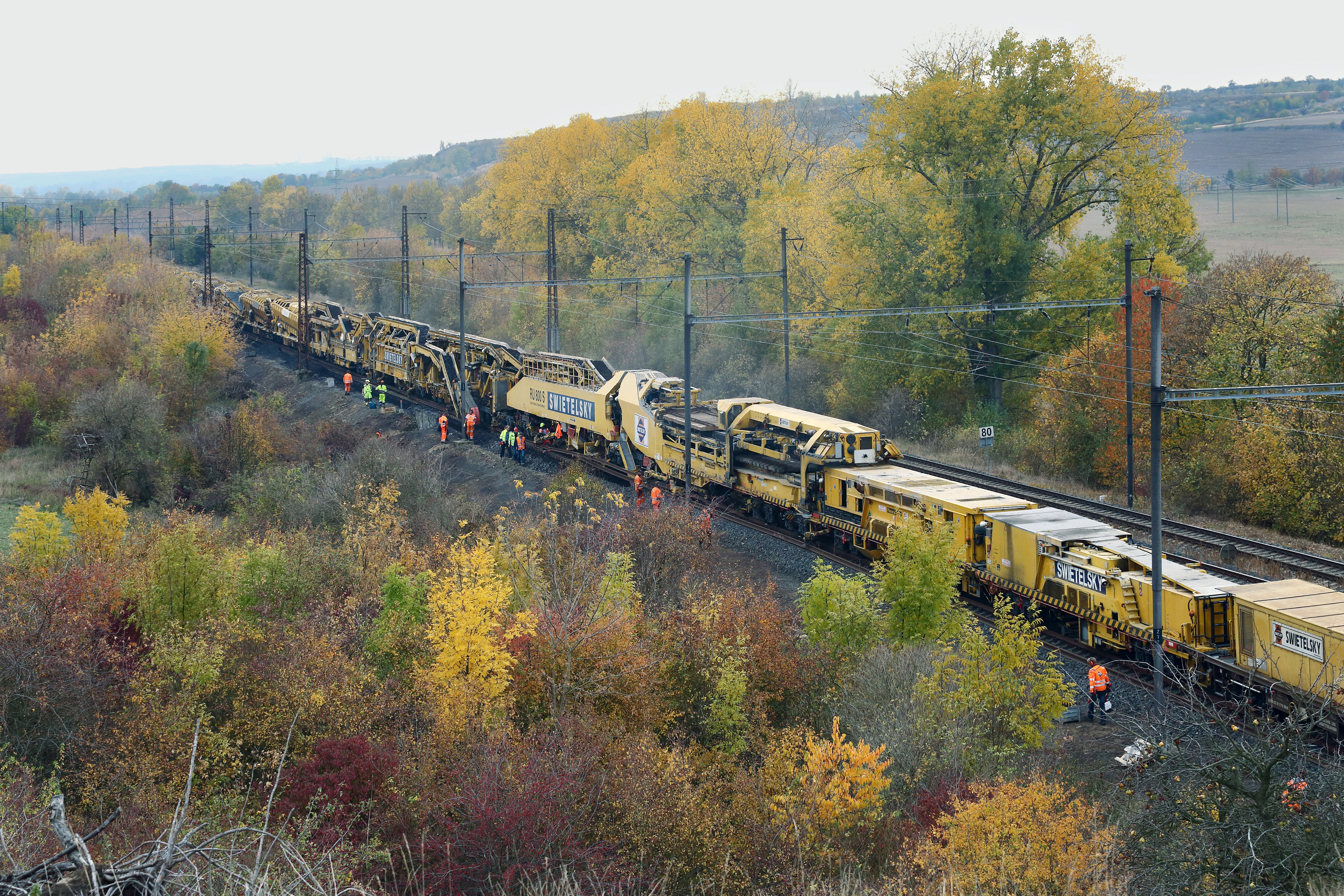 Stavební práce na železniční trati (RU 800S), Obrnice - Čížkovice - Railway construction