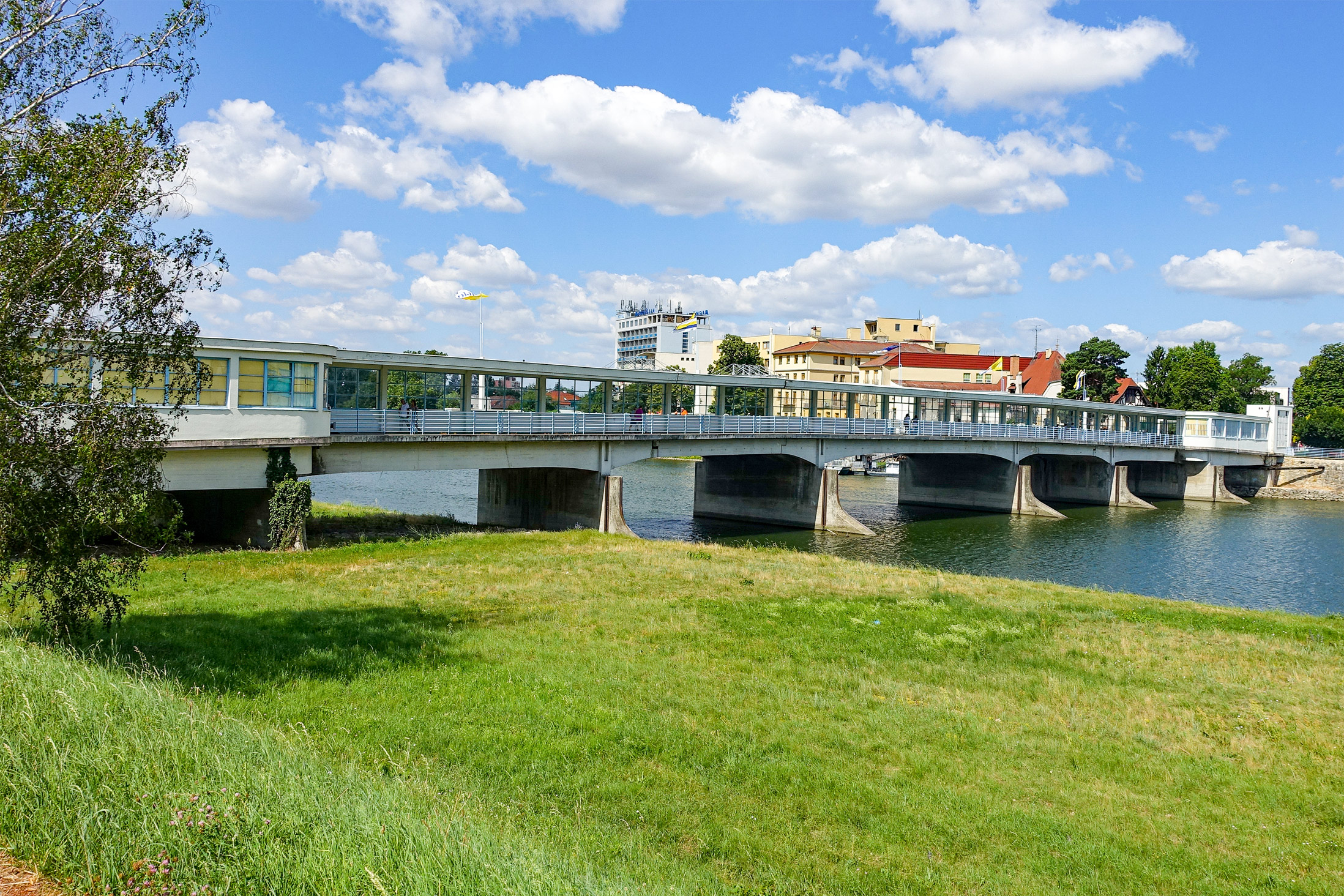 Výstavba mostov Kolonádový most, Piestany - Road and bridge construction