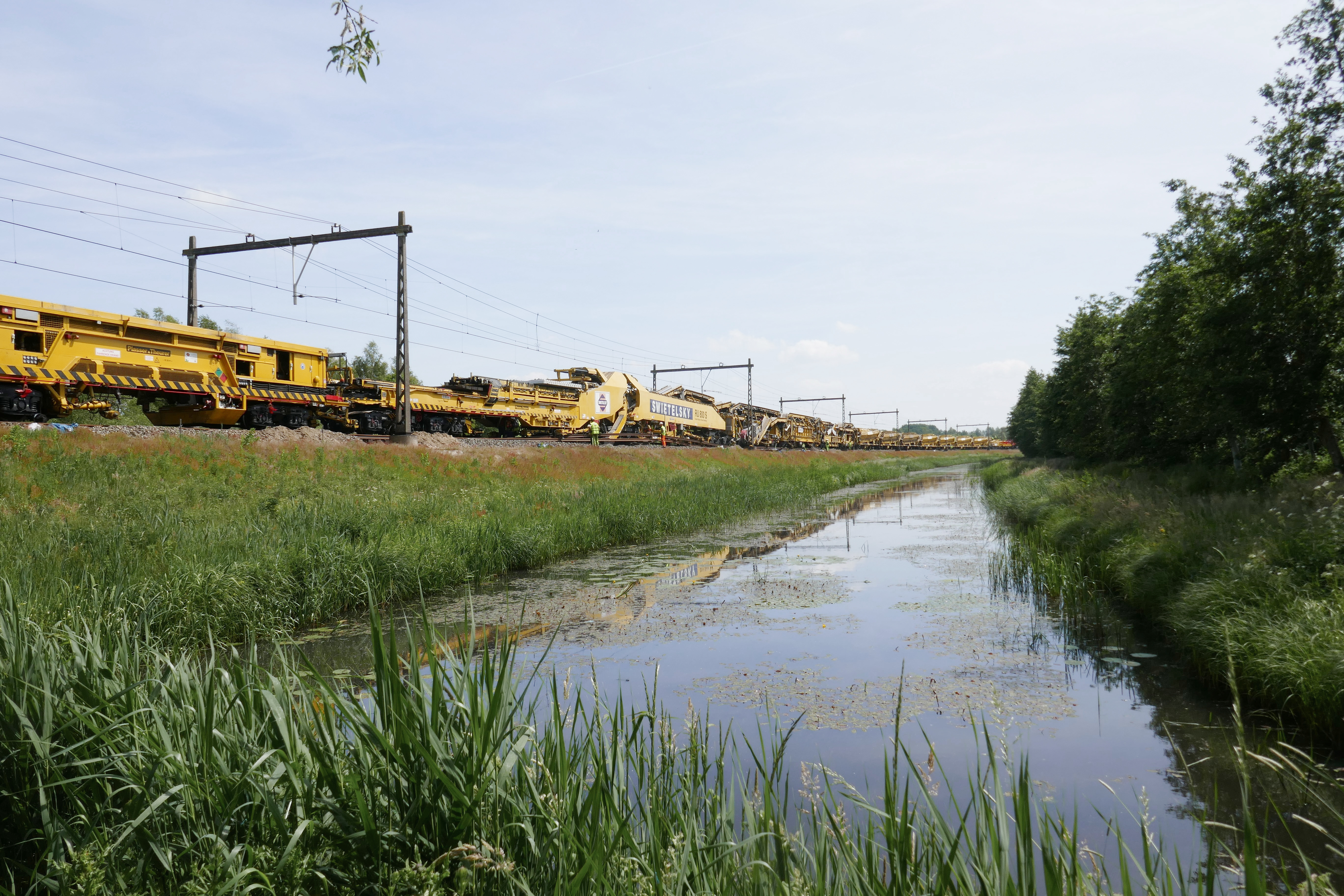 Bouwwerkzaamheden aan het spoor (RU 800 S), Wadden - Railway construction