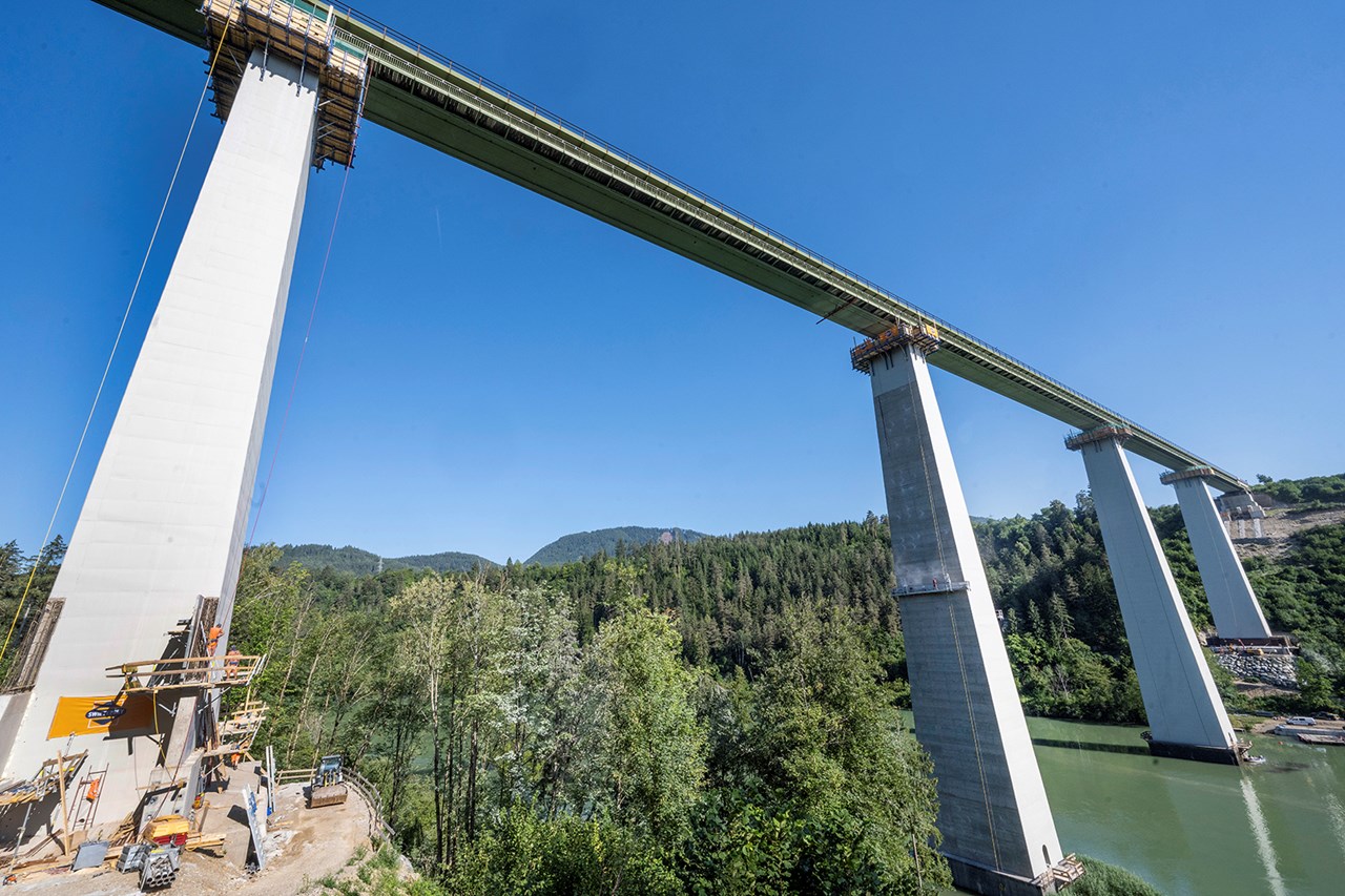 NEW LINE WENDLINGEN-ULM, Germany 1 NEW LINE WENDLINGEN-ULM, Germany 1