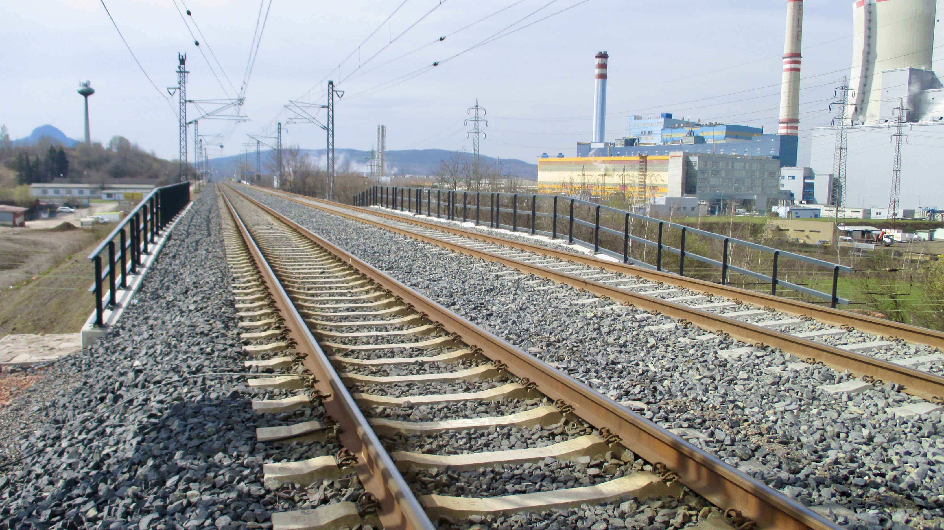 Zvýšení traťové rychlosti v úseku Oldřichov u Duchcova – Bílina – rekonstrukce mostu - Road and bridge construction