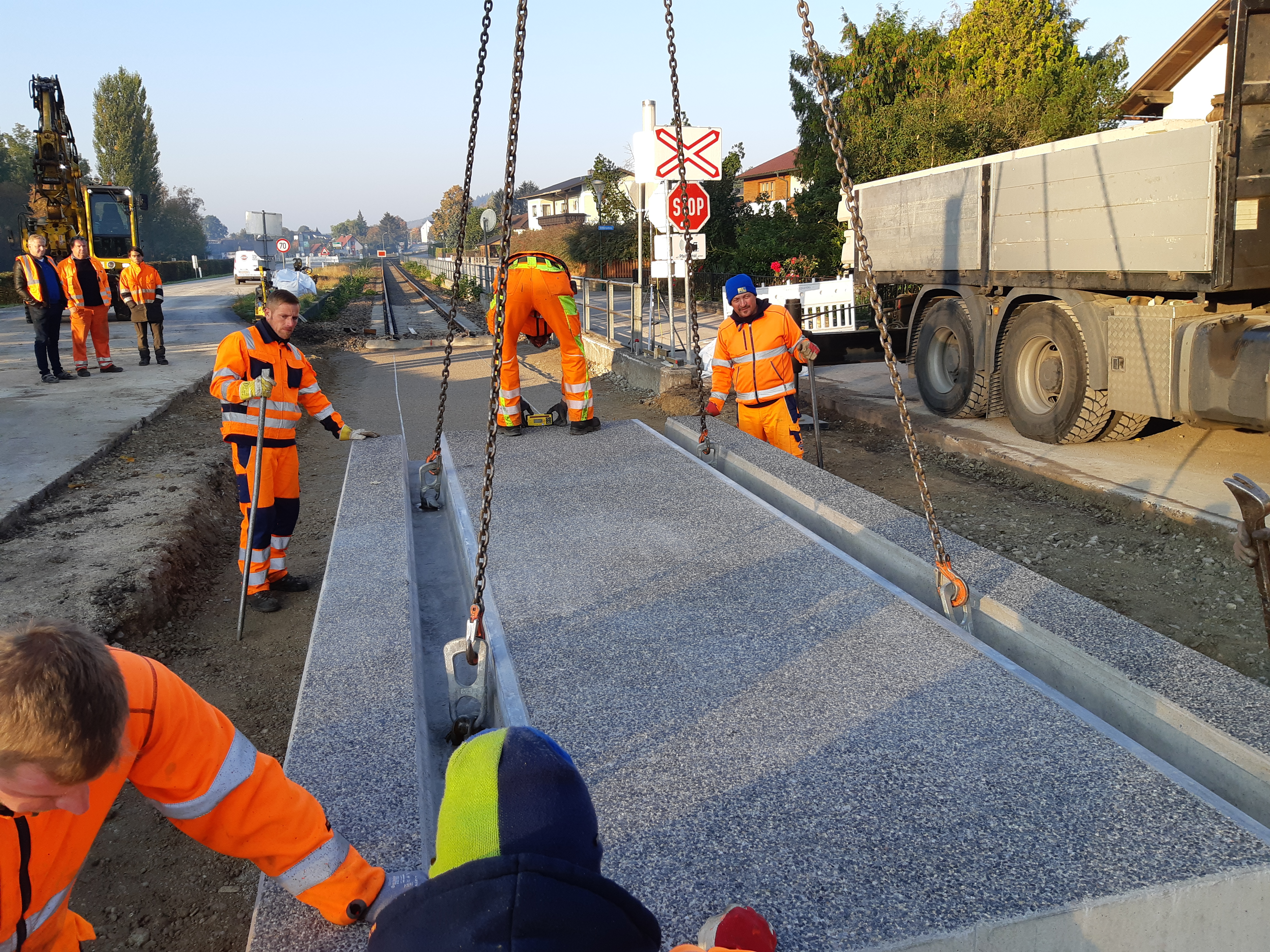 Erneuerung EK mit Gleistragplatten - Railway construction