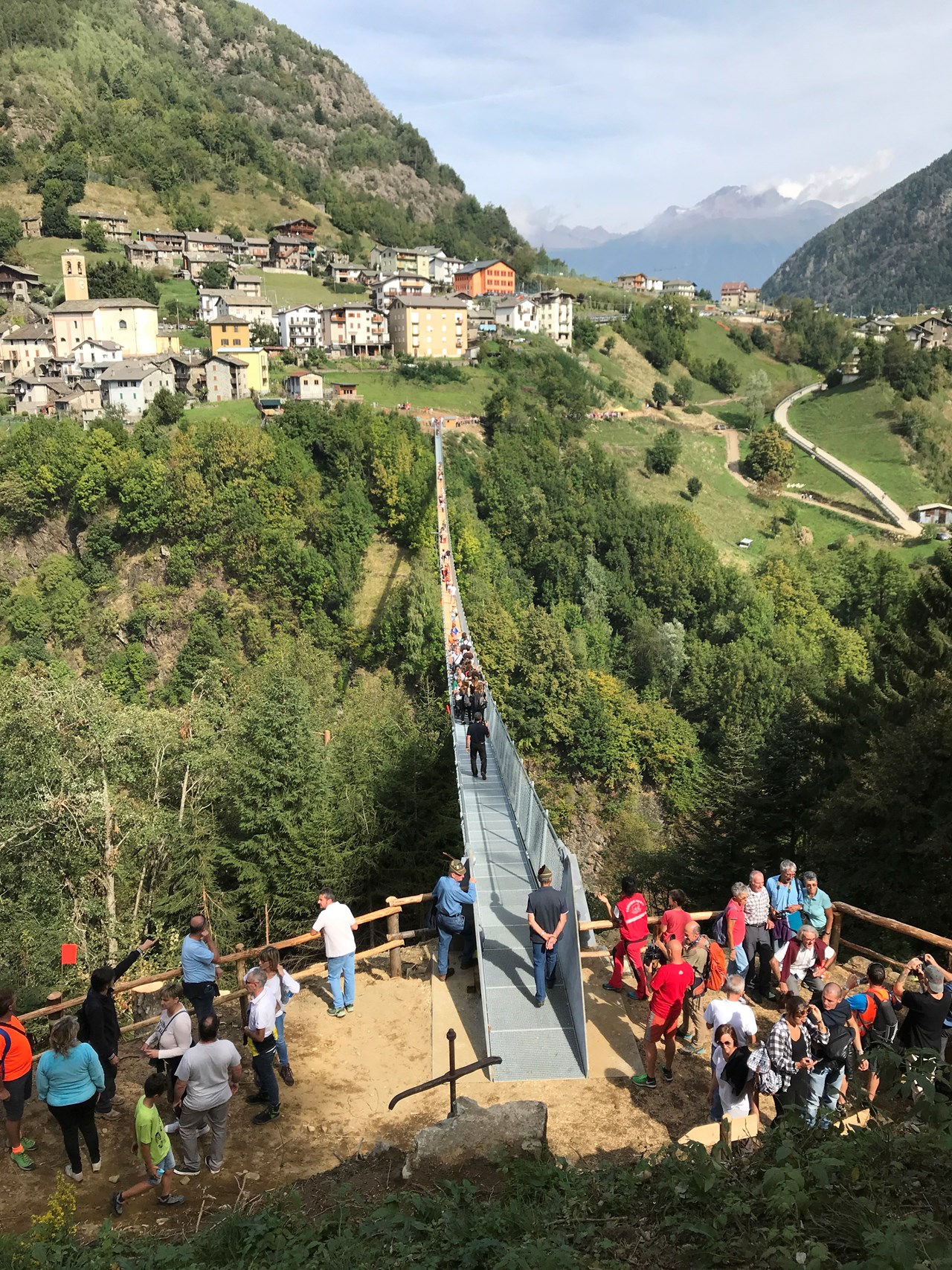 Costruzione di ponti, ponte sospeso pedonale, Tartano - Road and bridge construction Costruzione di ponti, ponte sospeso pedonale, Tartano - Road and bridge construction