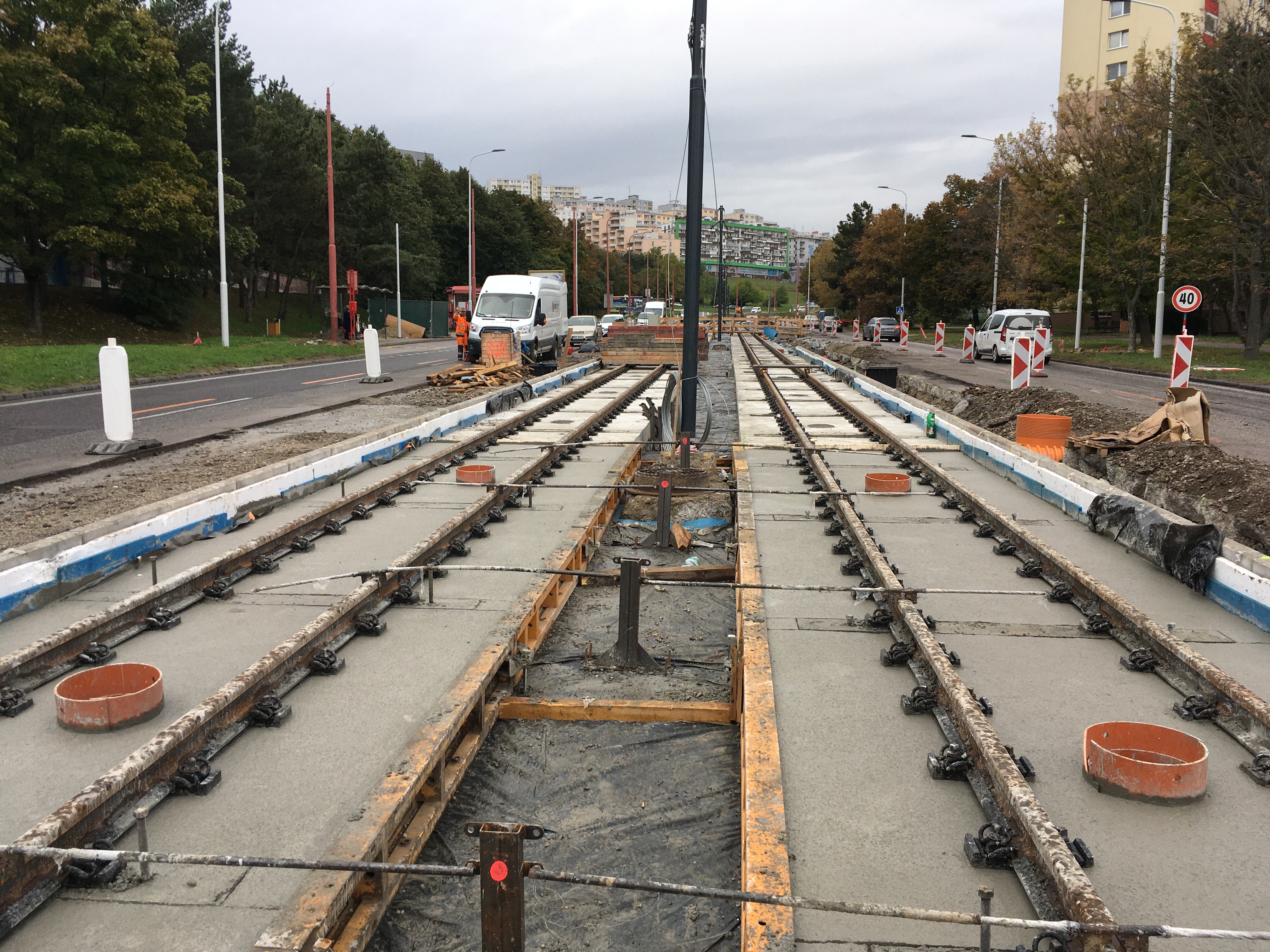 Tramvajová trať Dúbravsko – Karloveská radiála  - Railway construction