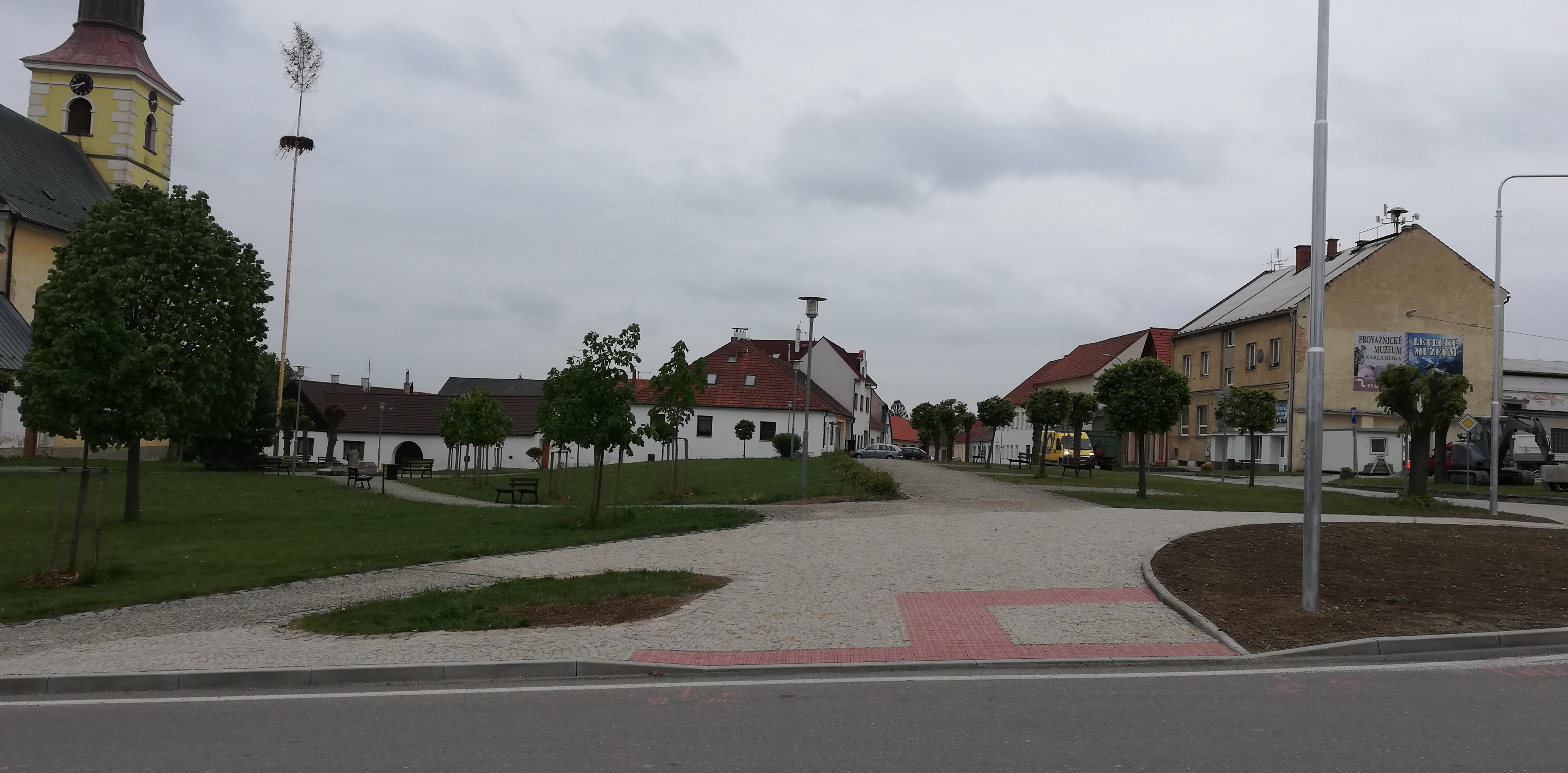 Deštná – stavební úpravy křižovatky     - Road and bridge construction