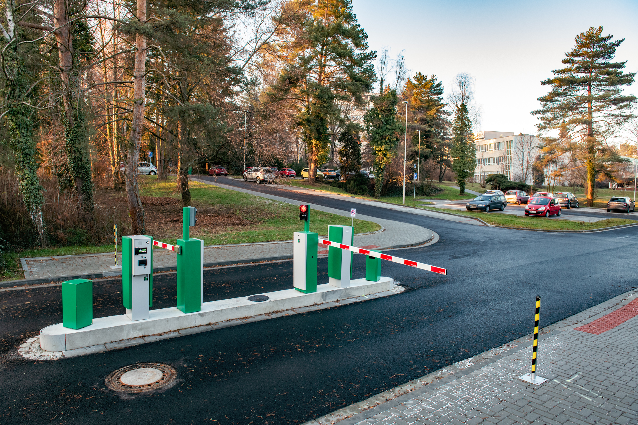 Olomouc – realizace parkoviště u Fakultní nemocnice Olomouc - Road and bridge construction