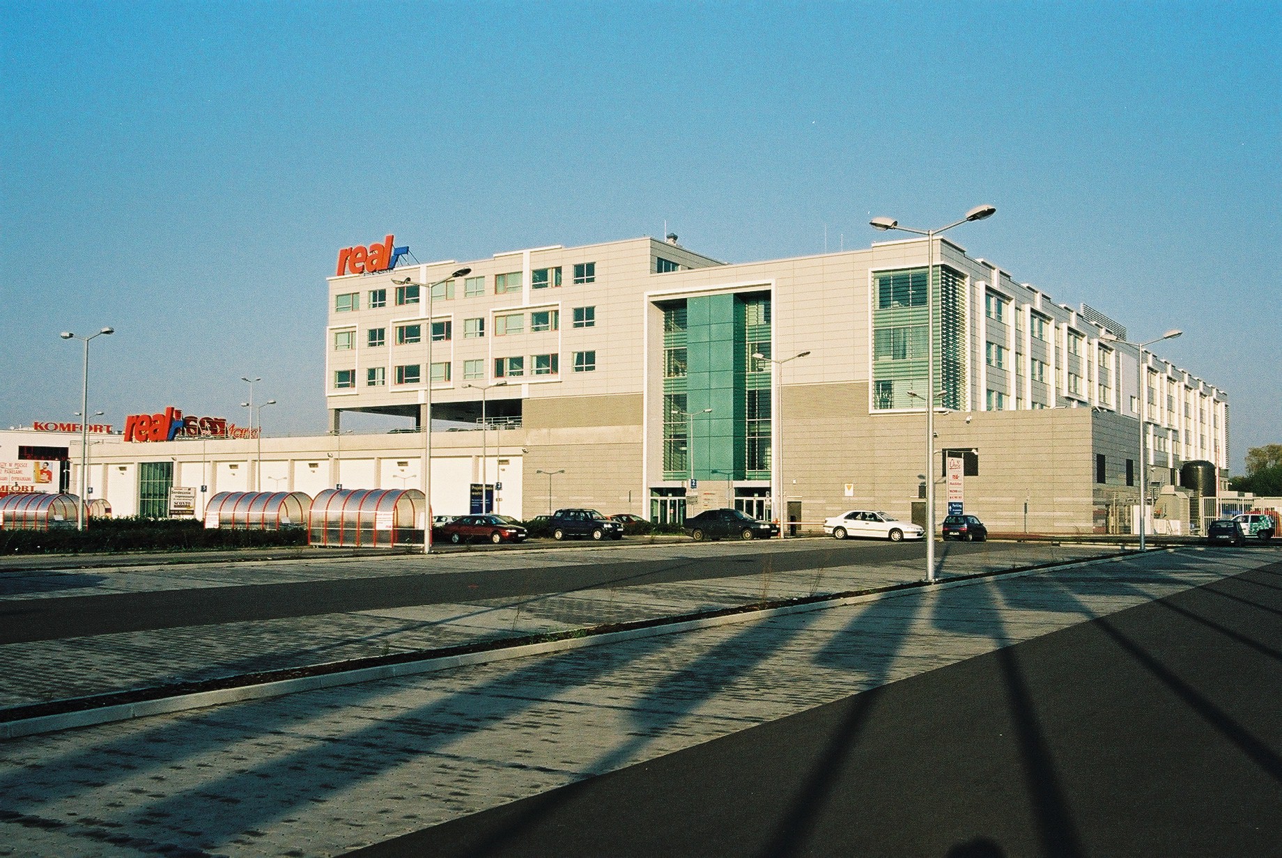 Hipermarket Real i Biurowiec Metro AG w Warszawie - Building construction