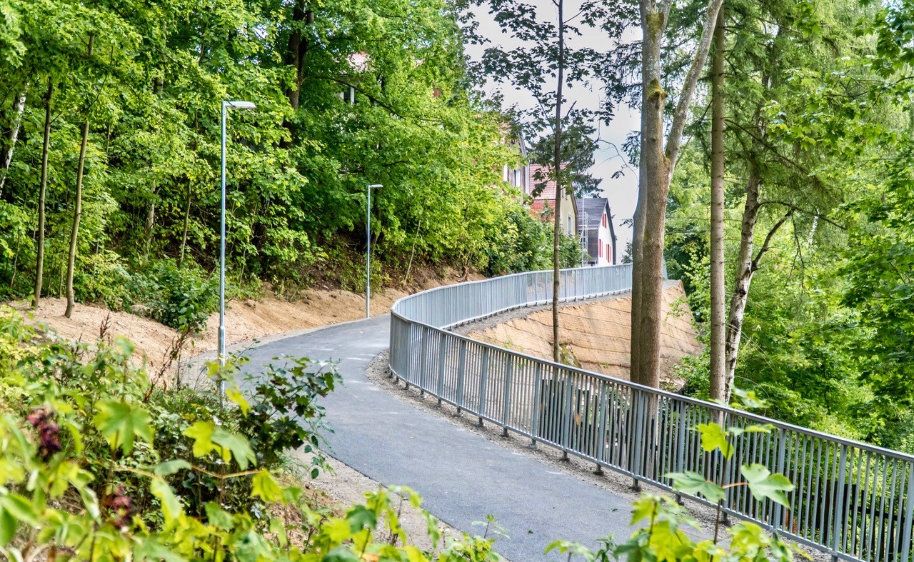 Jablonec nad Nisou – výstavba cyklostezky Odra–Nisa, úsek ul. 5. května – sjezd na silnici I/14 - Road and bridge construction